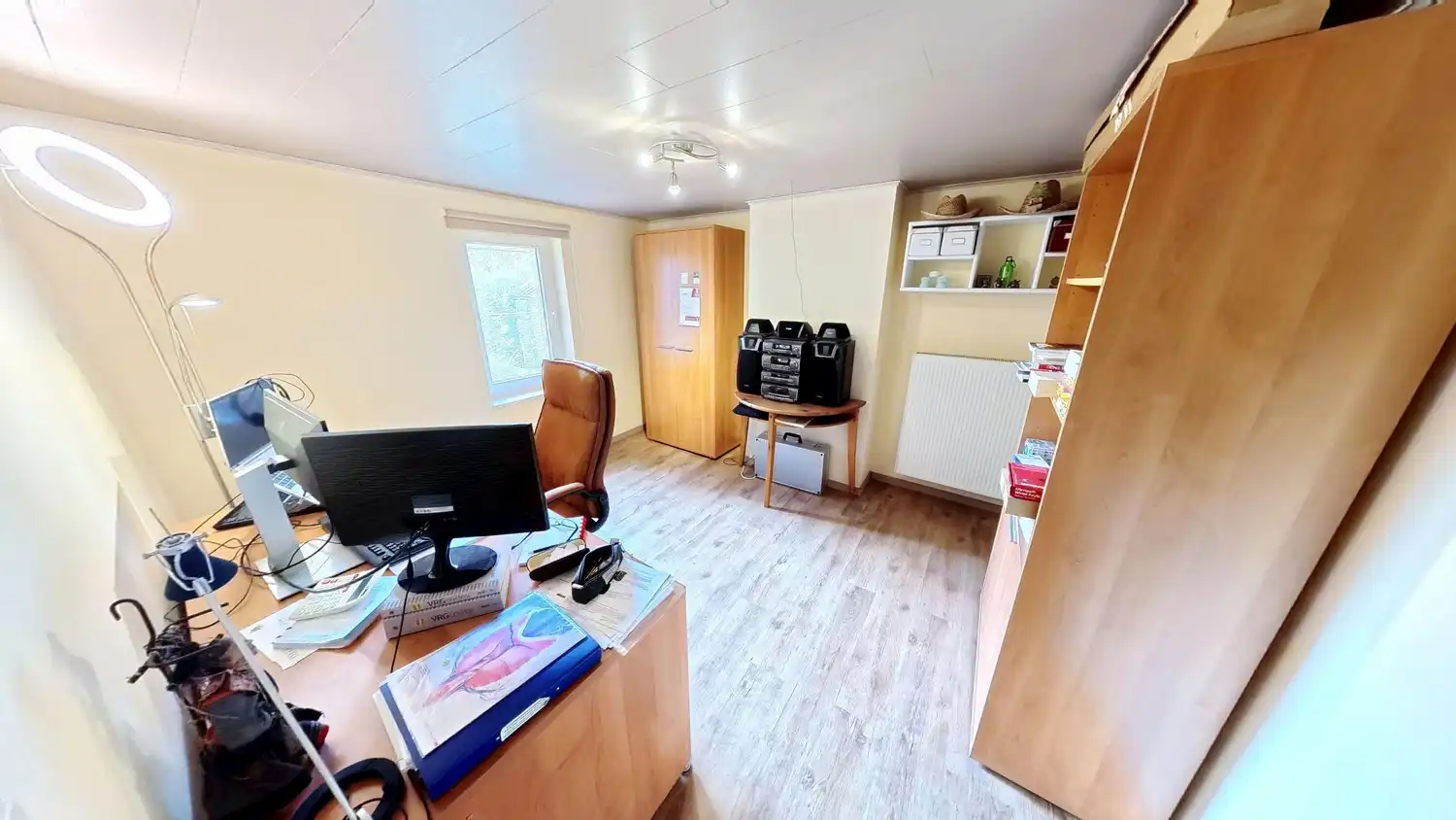 Ruime woning met mogelijkheid tot 4 slaapkamers! foto 14