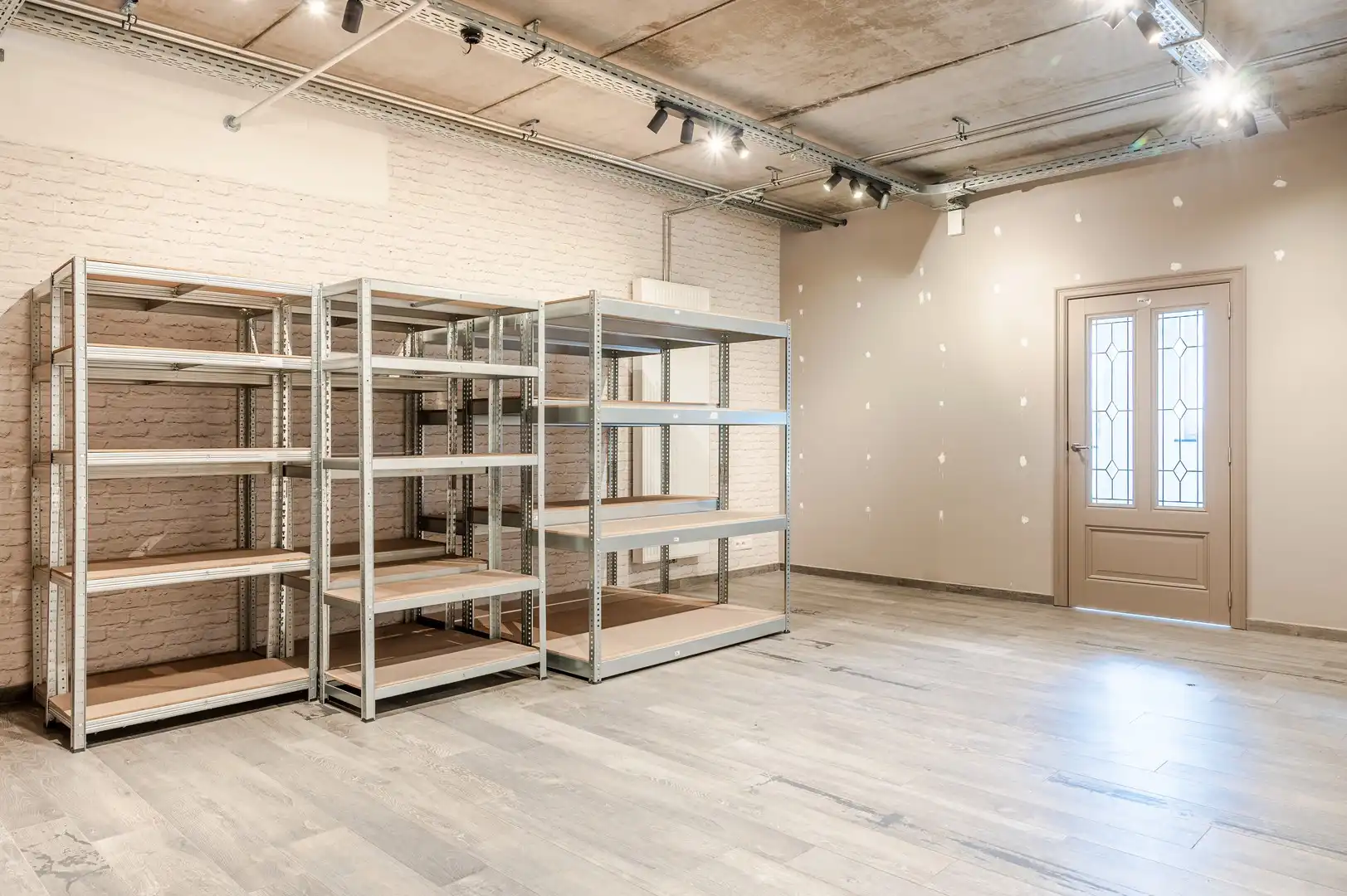 Handelspand in het hart van Bornem foto 6