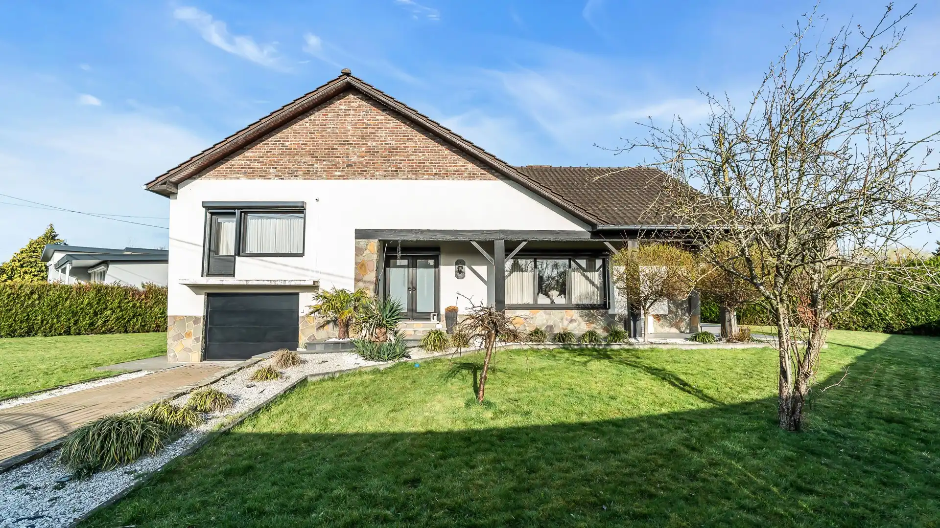 SFEERVOLLE KARAKTERWONING TE MAASMECHELEN MET 4 SLAAPKAMERS foto {{pictureIndex}}