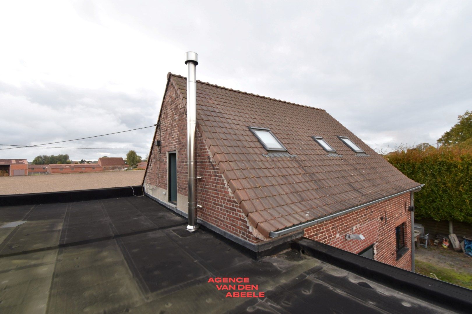 Charmante half-open bebouwing met nieuwbouw bijgebouw  foto 21