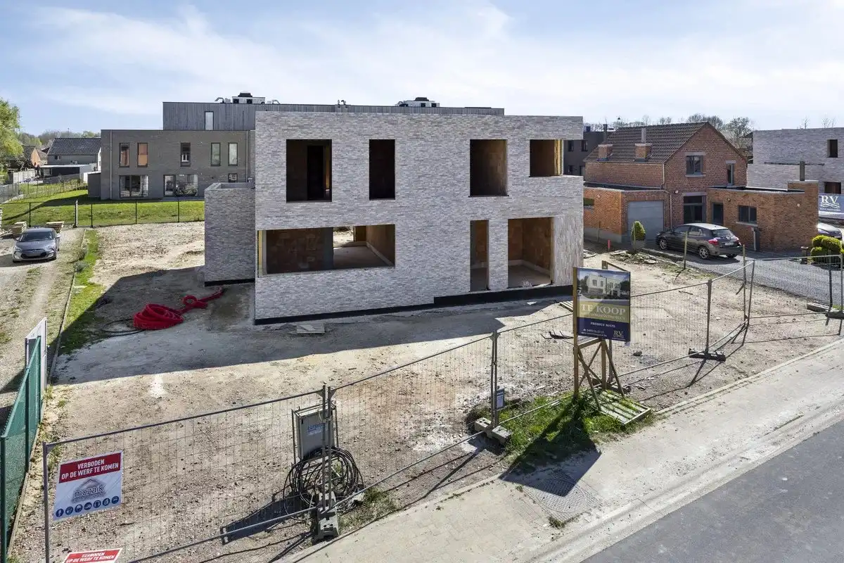 MODERNE AFGEWERKTE NIEUWBOUWWONING MET 3 SLPK'S IN HASSELT foto 4