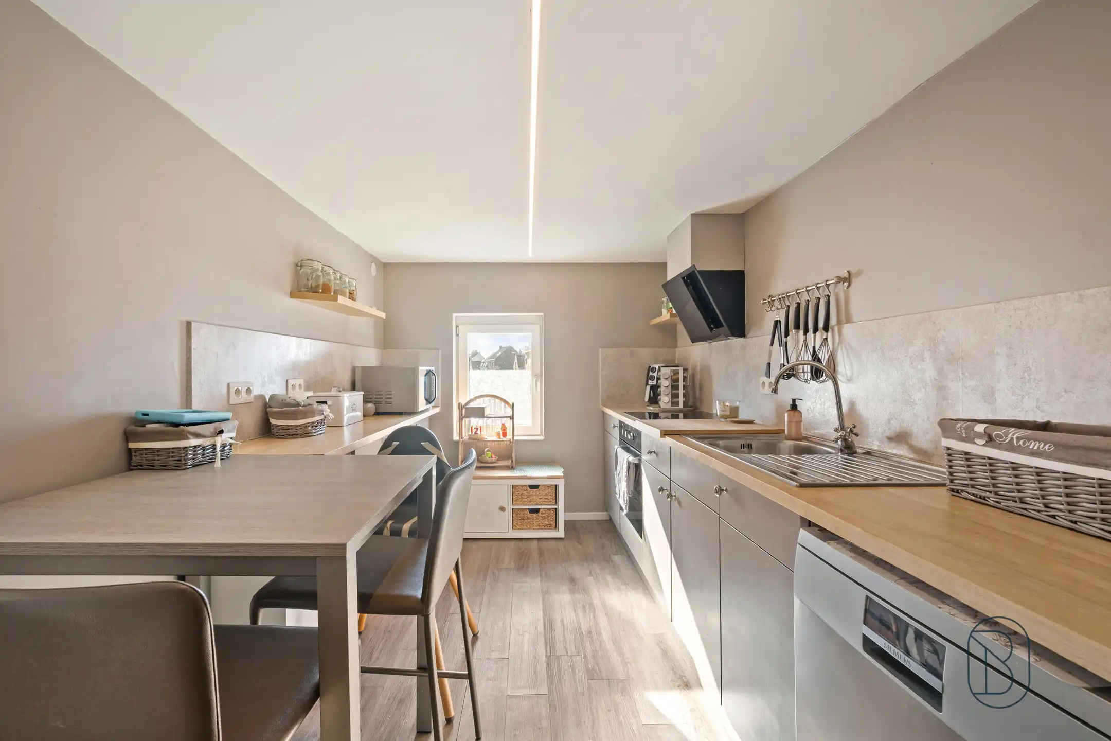 Charmante gerenoveerde woning met bijgebouw & oprit in Heule foto 8