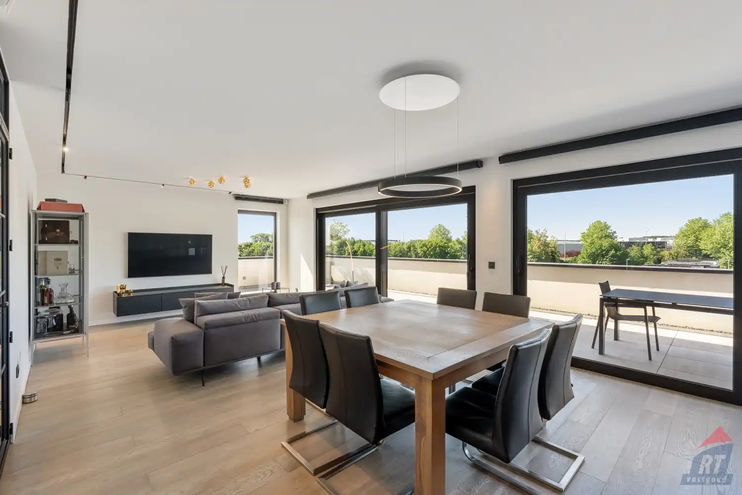 Exclusief penthouse met een indrukwekkend zonneterras van ruim 134 m² in Sint-Truiden foto 4