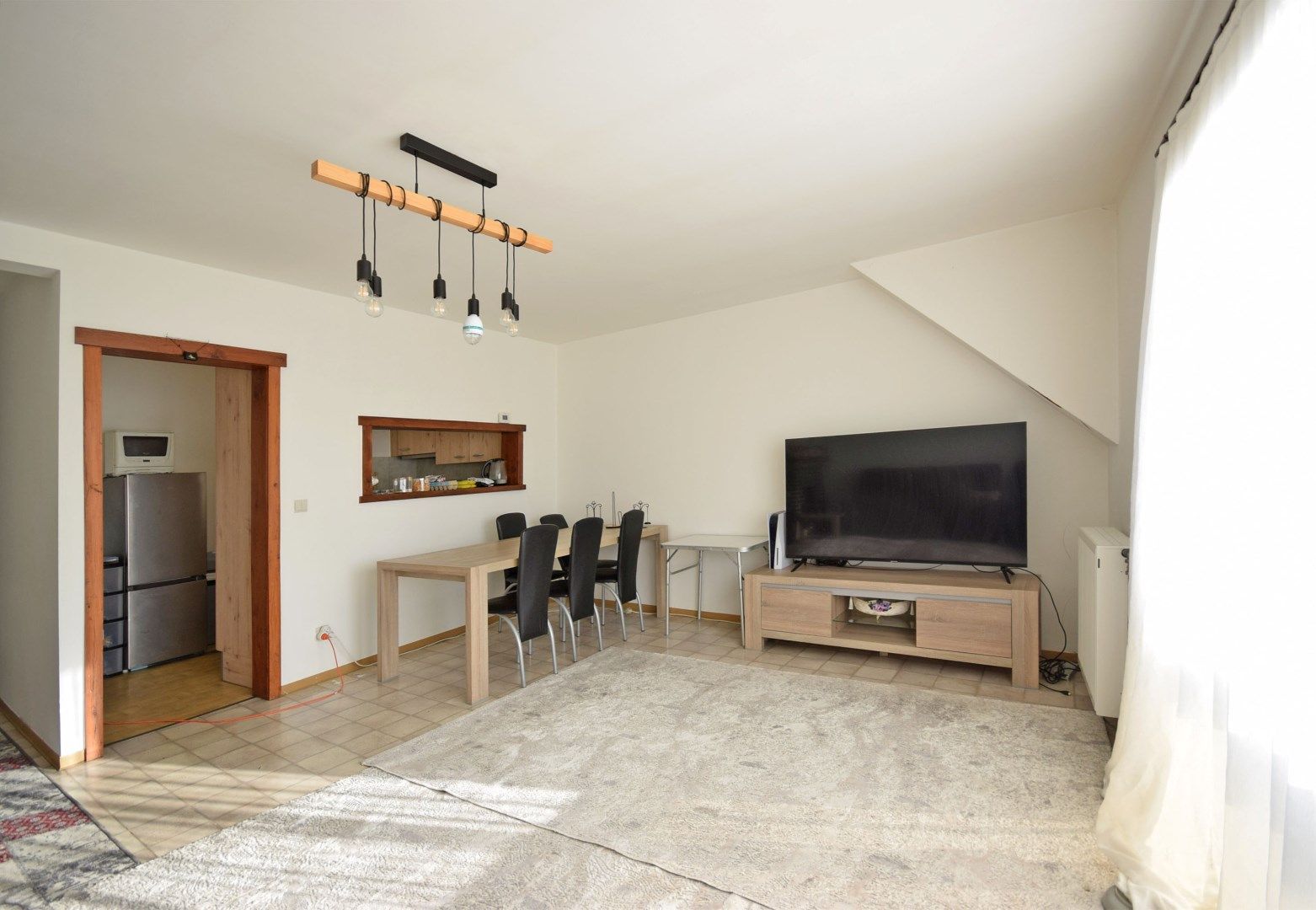 APPARTEMENT MET TWEE SLAAPKAMERS NABIJ CENTRUM IEPER foto 3