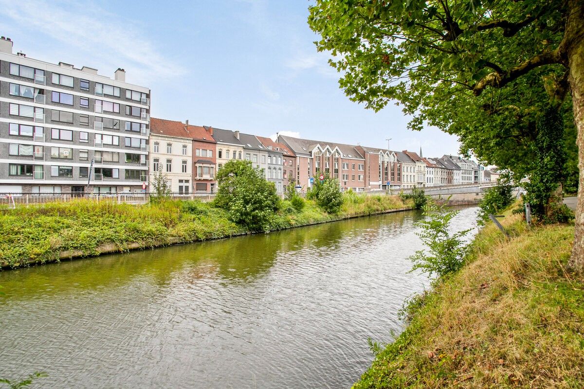 Renovatieproject met omgevingsvergunning voor 4 appartementen en kantoren. foto 3