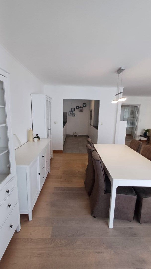 Ruim en zonnig appartement met 2 slaapkamers foto 6
