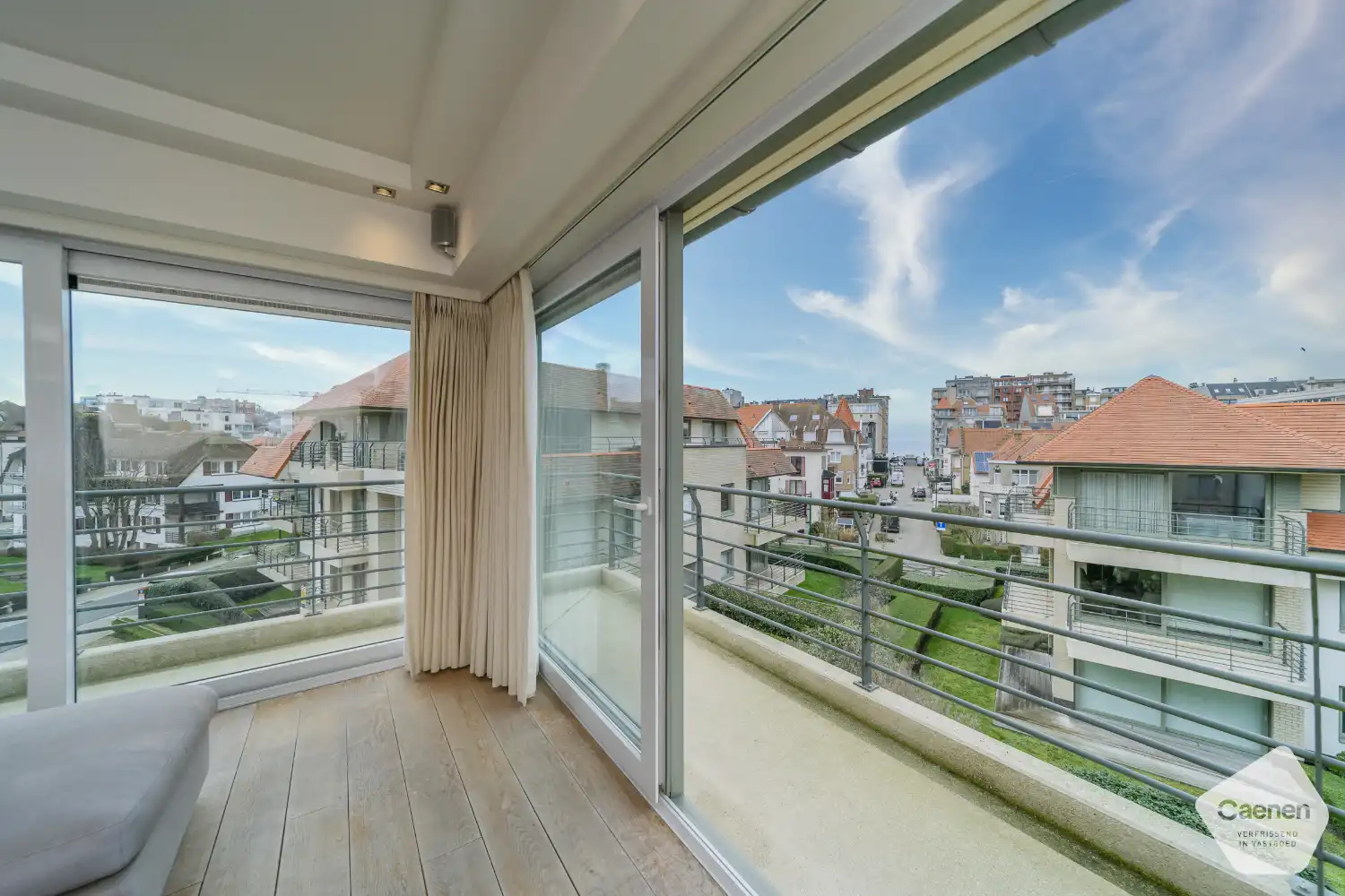 Hoofdfoto van de publicatie: Prachtig ruim zongericht hoekappartement met 2 slaapkamers en zeezicht
