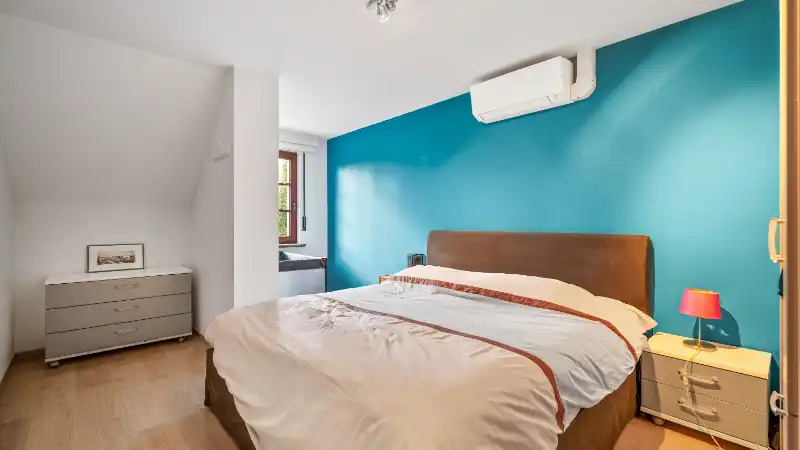 Ruime villa van 336m² op 1 hectare 45 are met vijver foto 24