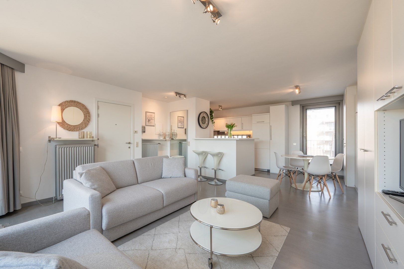 Instapklare studio met 2 uitzonderlijke zonneterrassen. foto 2