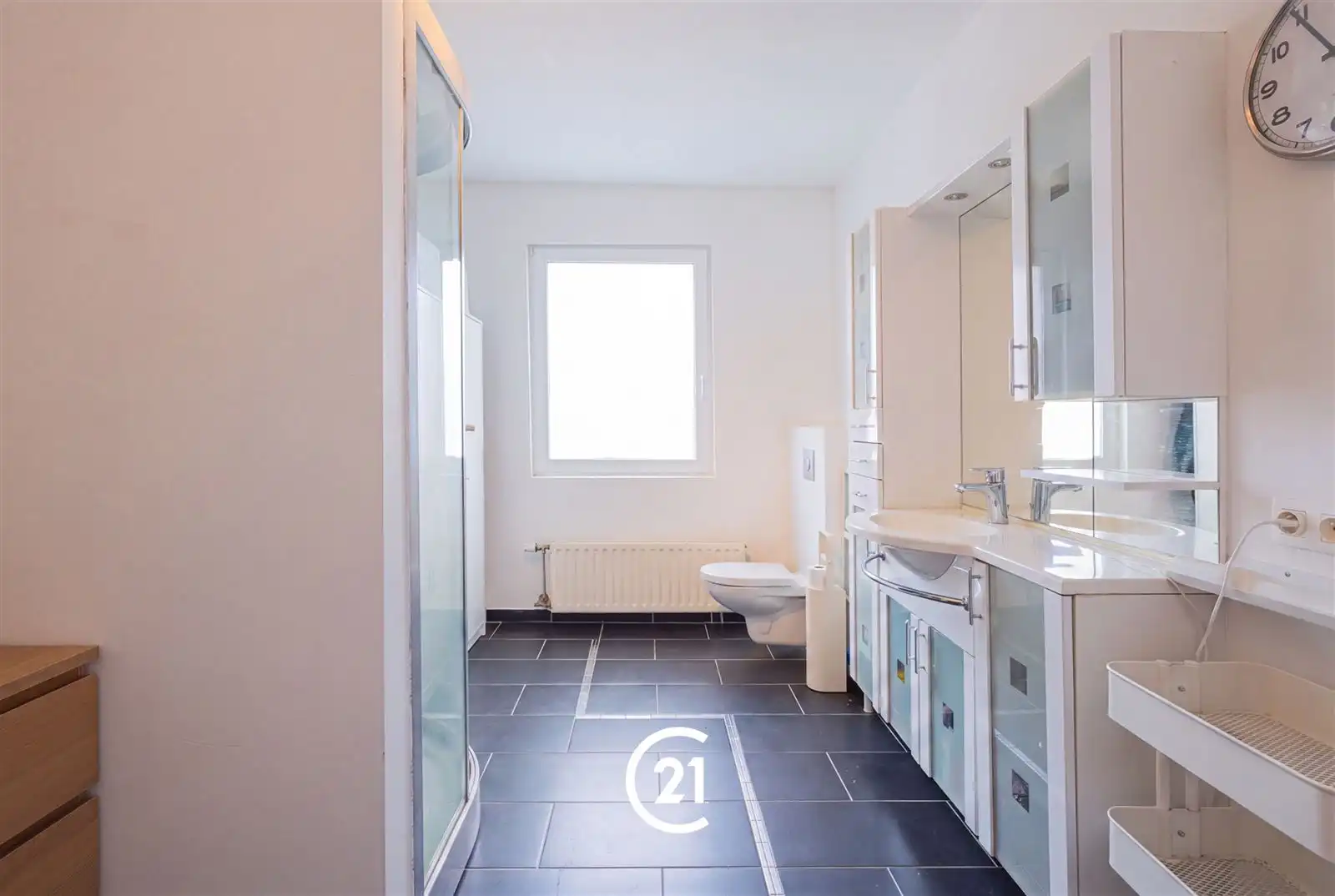 Toffe, gerenoveerde woning met 3 slaapkamers in Gent. foto 8