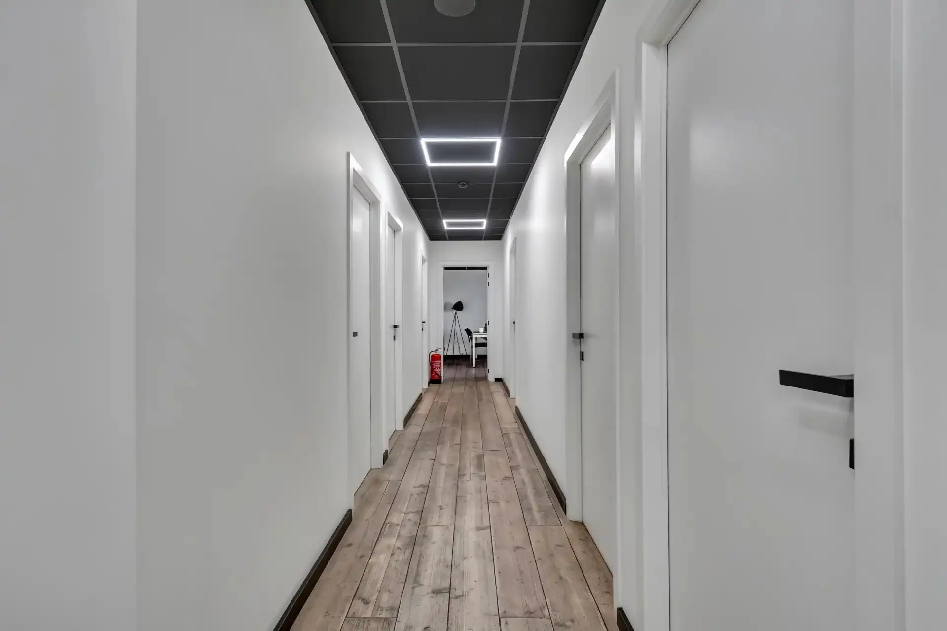 Industrieel gebouw op strategische locatie foto 17