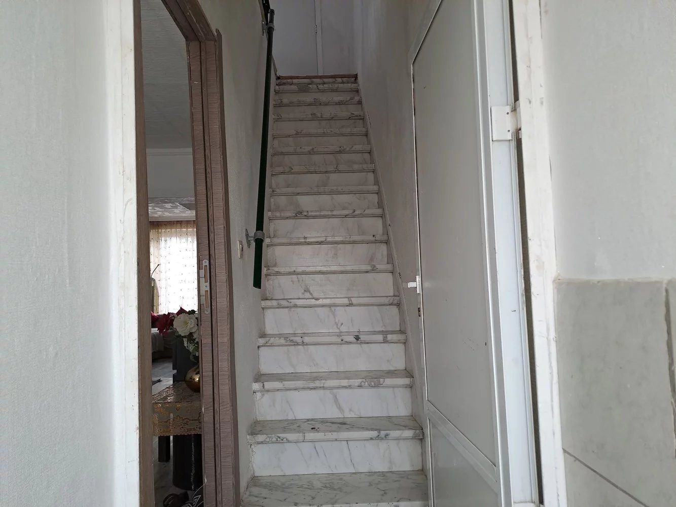 Rijwoning aan de stadsrand foto 11