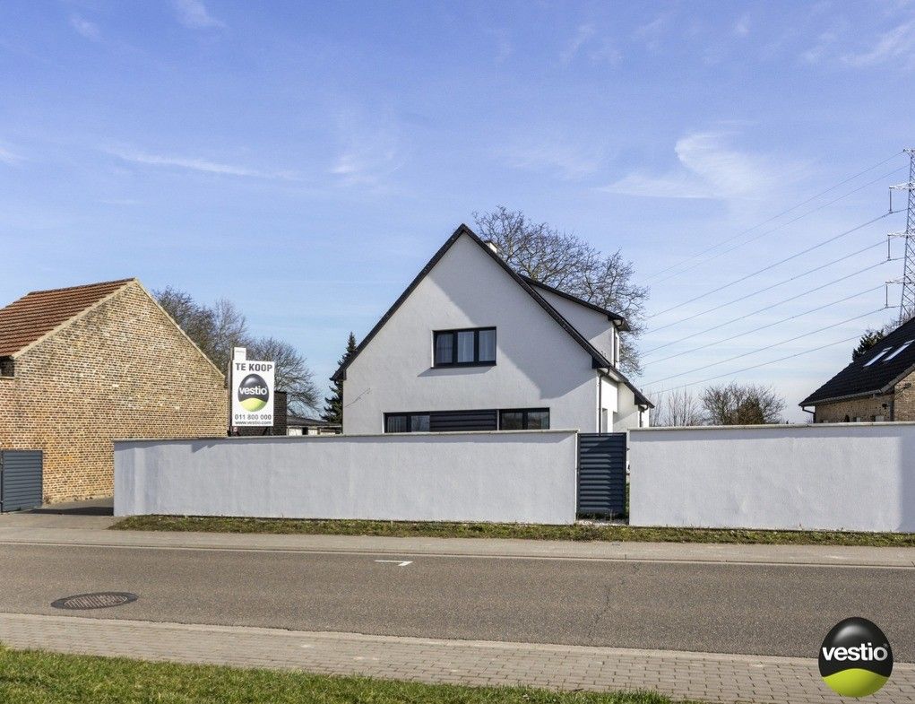RUIME RUSTIG GELEGEN WONING MET 3 SLK EN POLYVALENT BIJGEBOUW OP 23A75CA. foto 40