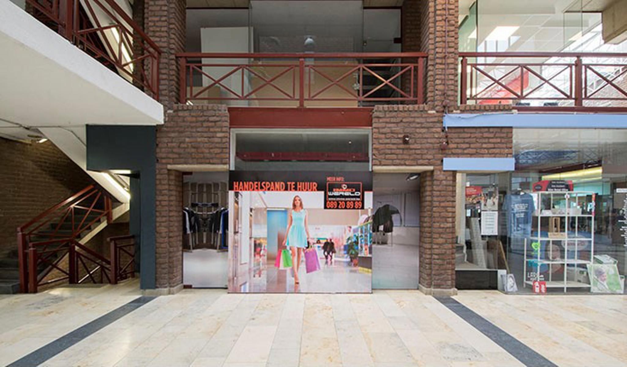 Handelspand op top locatie (Shopping 2) foto {{pictureIndex}}