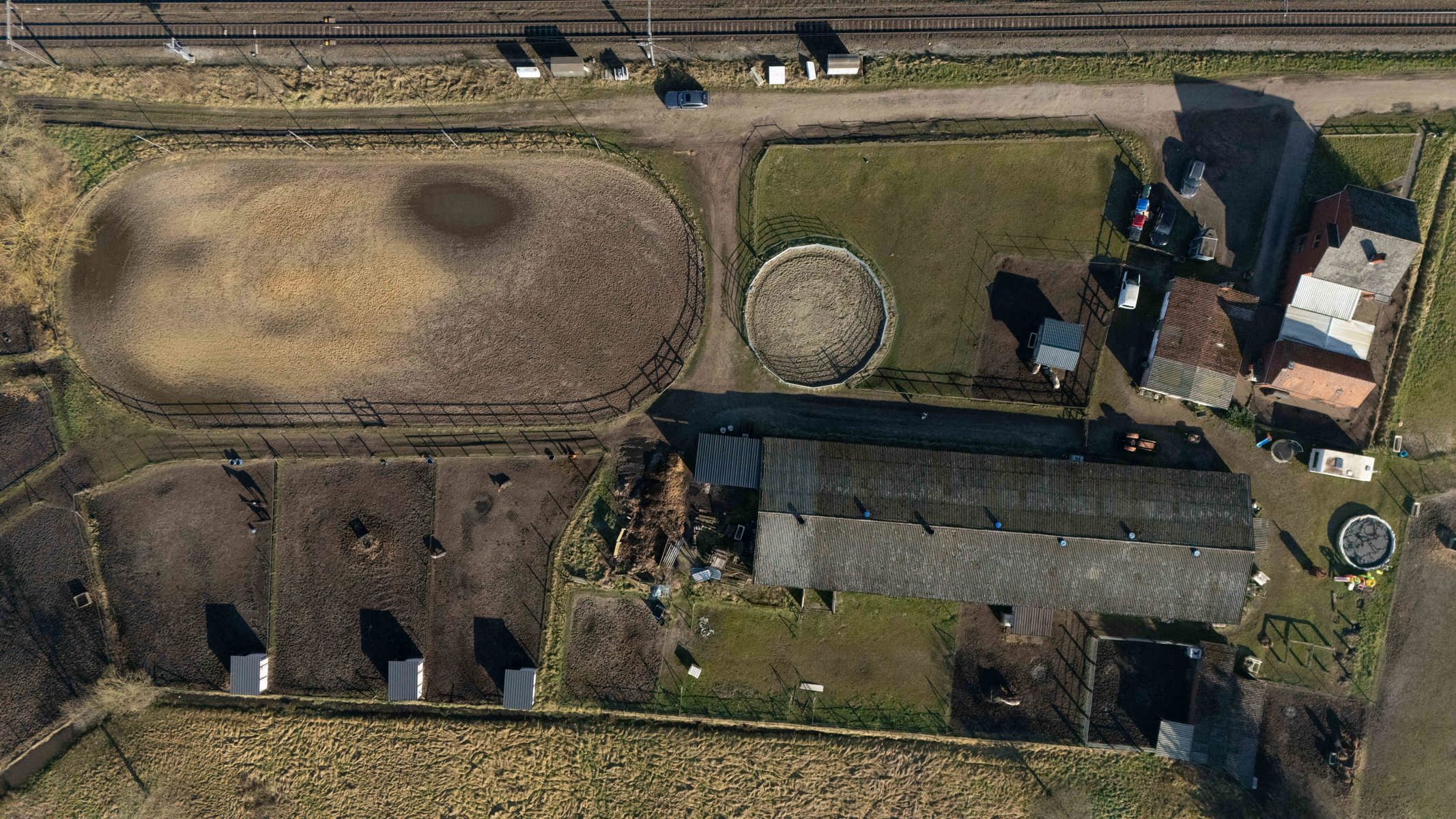 Unieke eigendom met loods, bijgebouwen en weilanden op 87a37 foto 10