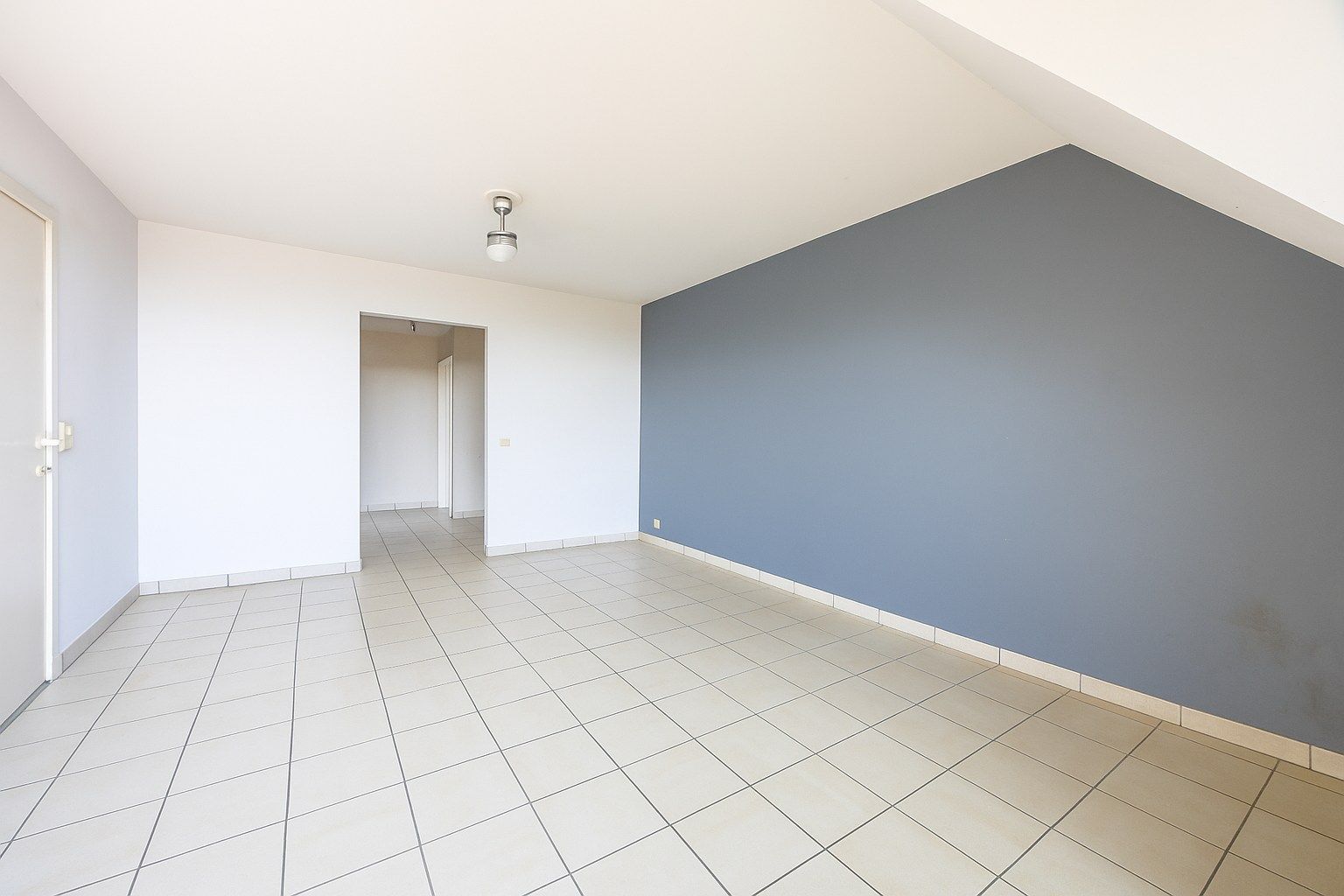 Gezellig duplex-appartement met garagebox in centrum Zulte. foto 3
