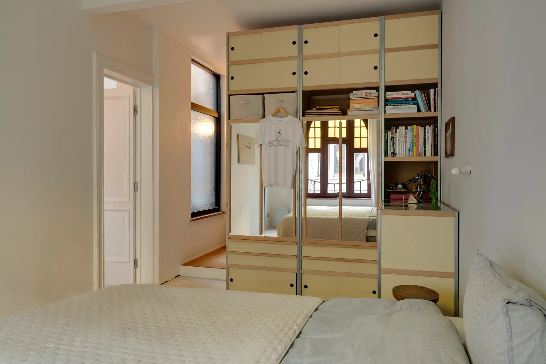 Prachtig gerenoveerde woning met authentieke charme op top locatie! foto 7