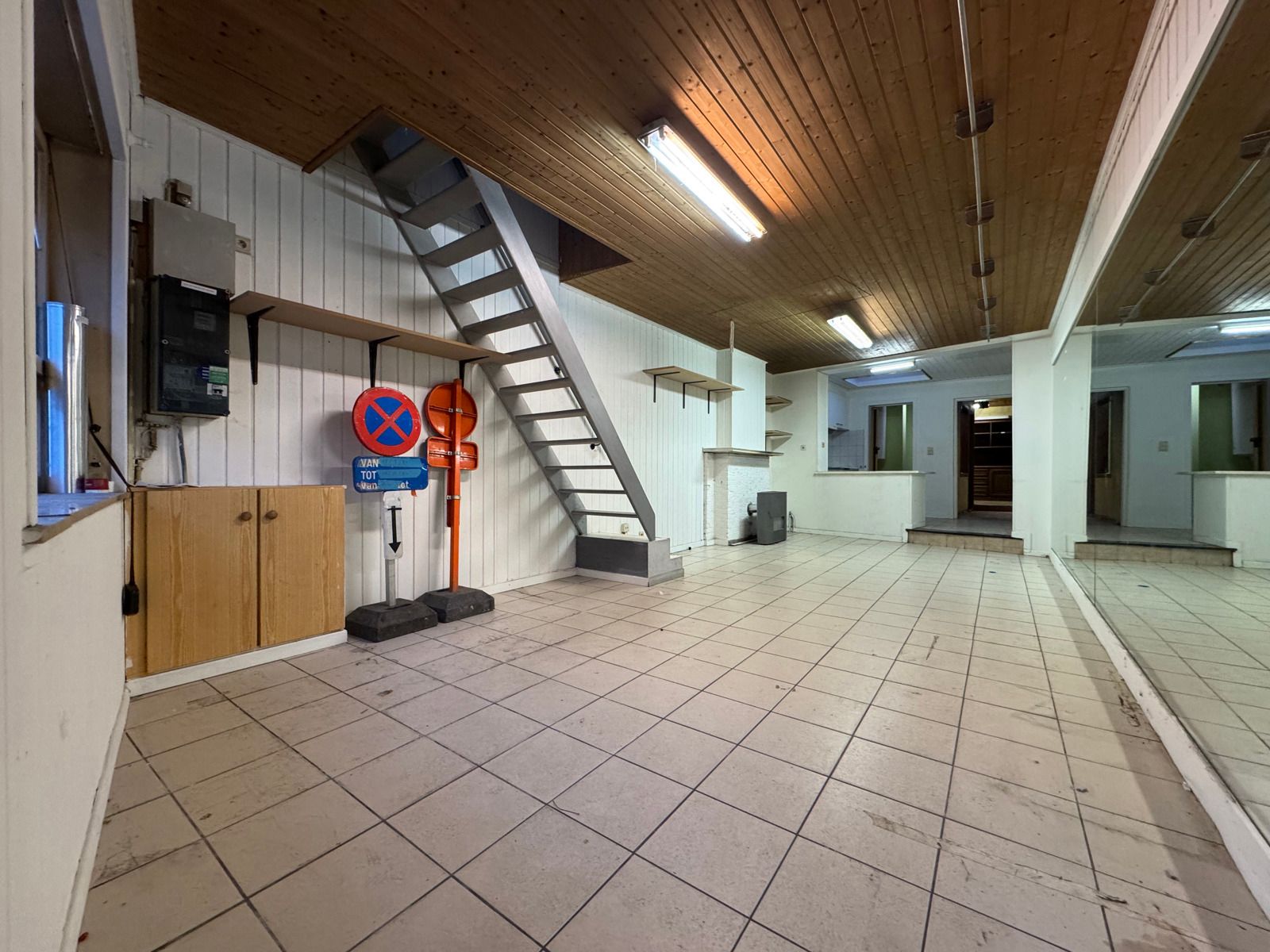 Te koop: te renoveren rijwoning in centrum Aalst foto 4