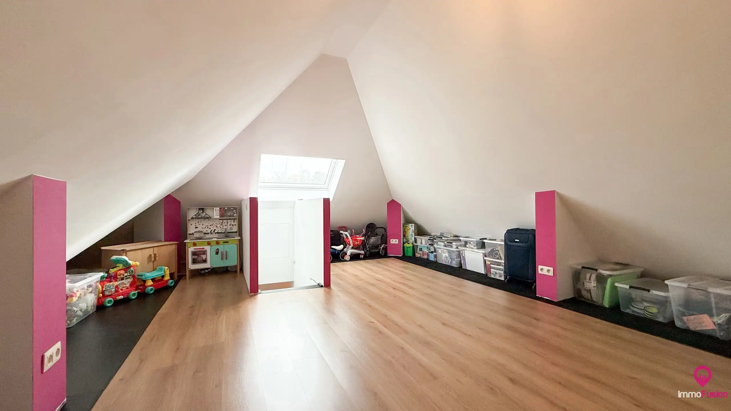 Gerenoveerde woning met veel ruimte en 6 slaapkamers! foto 36