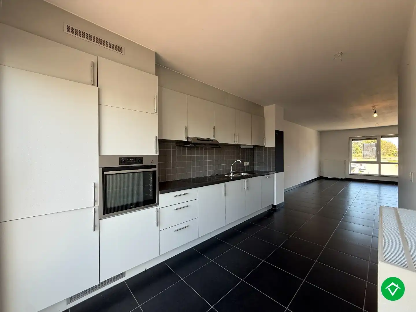 Duplexappartement met twee slaapkamers, zonneterras en parking te Moorslede  foto 9