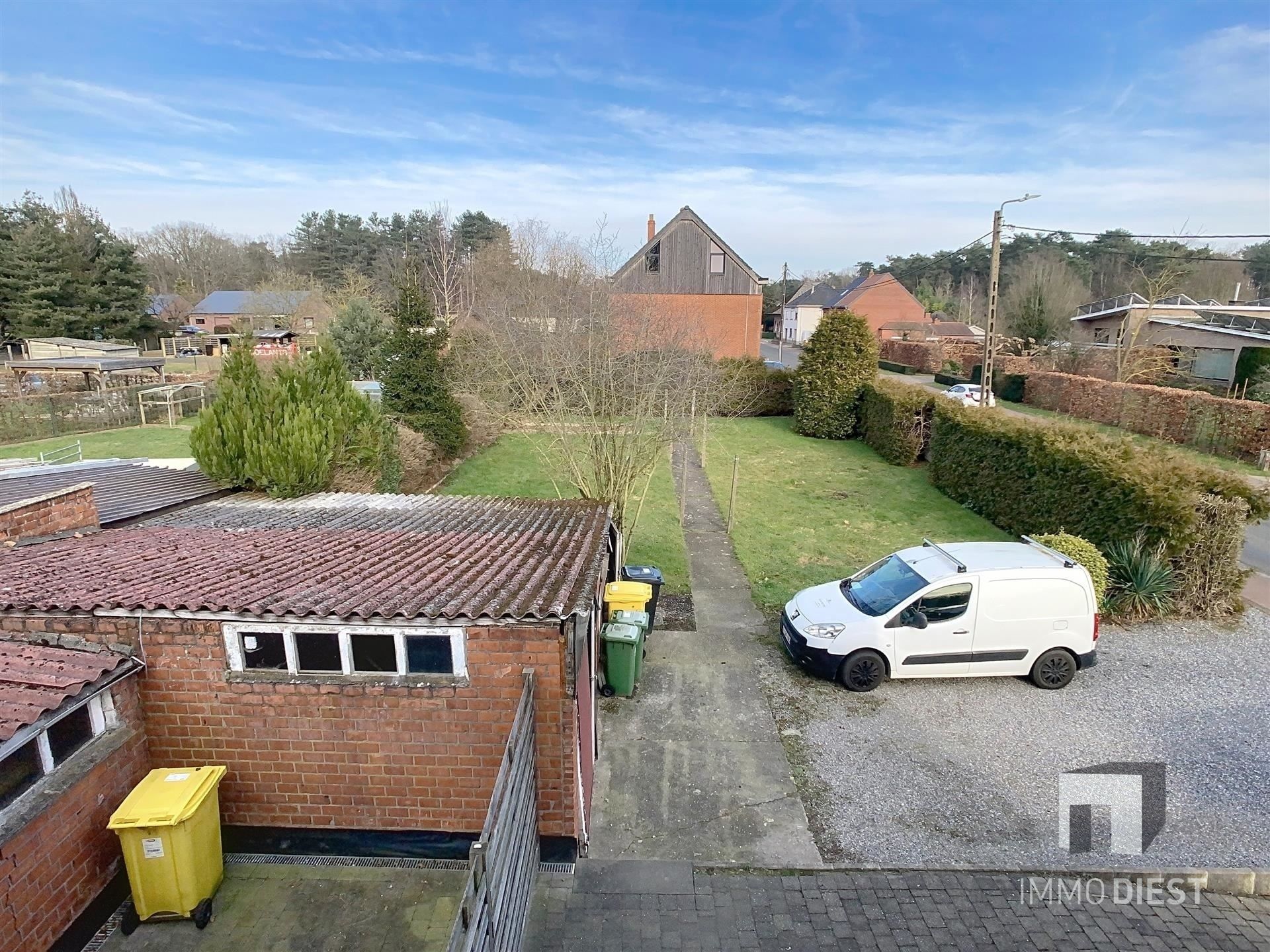 Halfopen woning met kangoeroe-unit te Okselaar.  foto 16