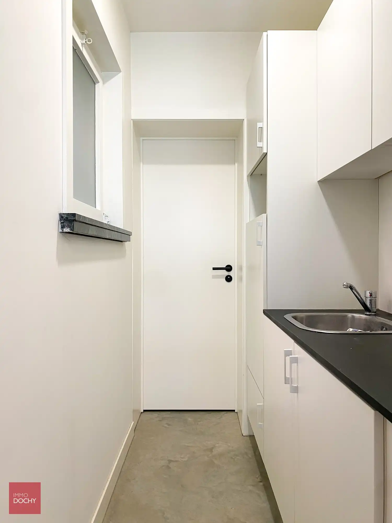 Centraal gelegen handelspand (ideaal voor starter)| Stationsstraat foto 3