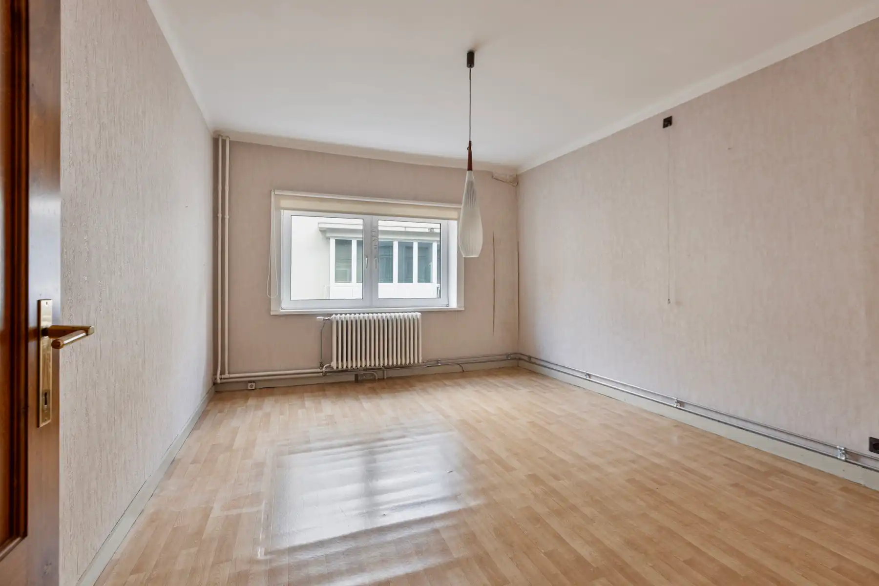 Handelszaak en ruime woning (4 slpk.) in hartje Maaseik.  foto 24