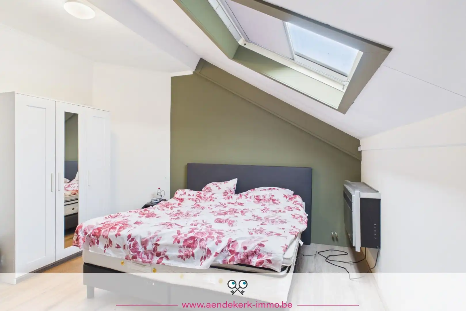 Ruime gezinswoning met 6 slaapkamers en tuin met zwembad in Kessenich foto 24