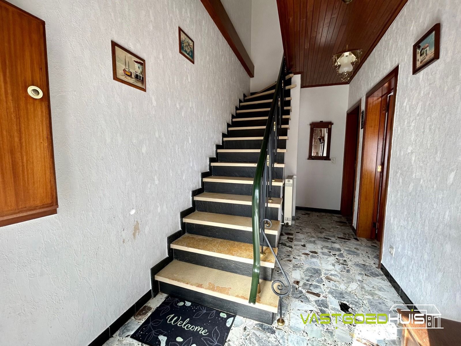 Karaktervolle, te renoveren 3-gevelwoning met tuin foto 13