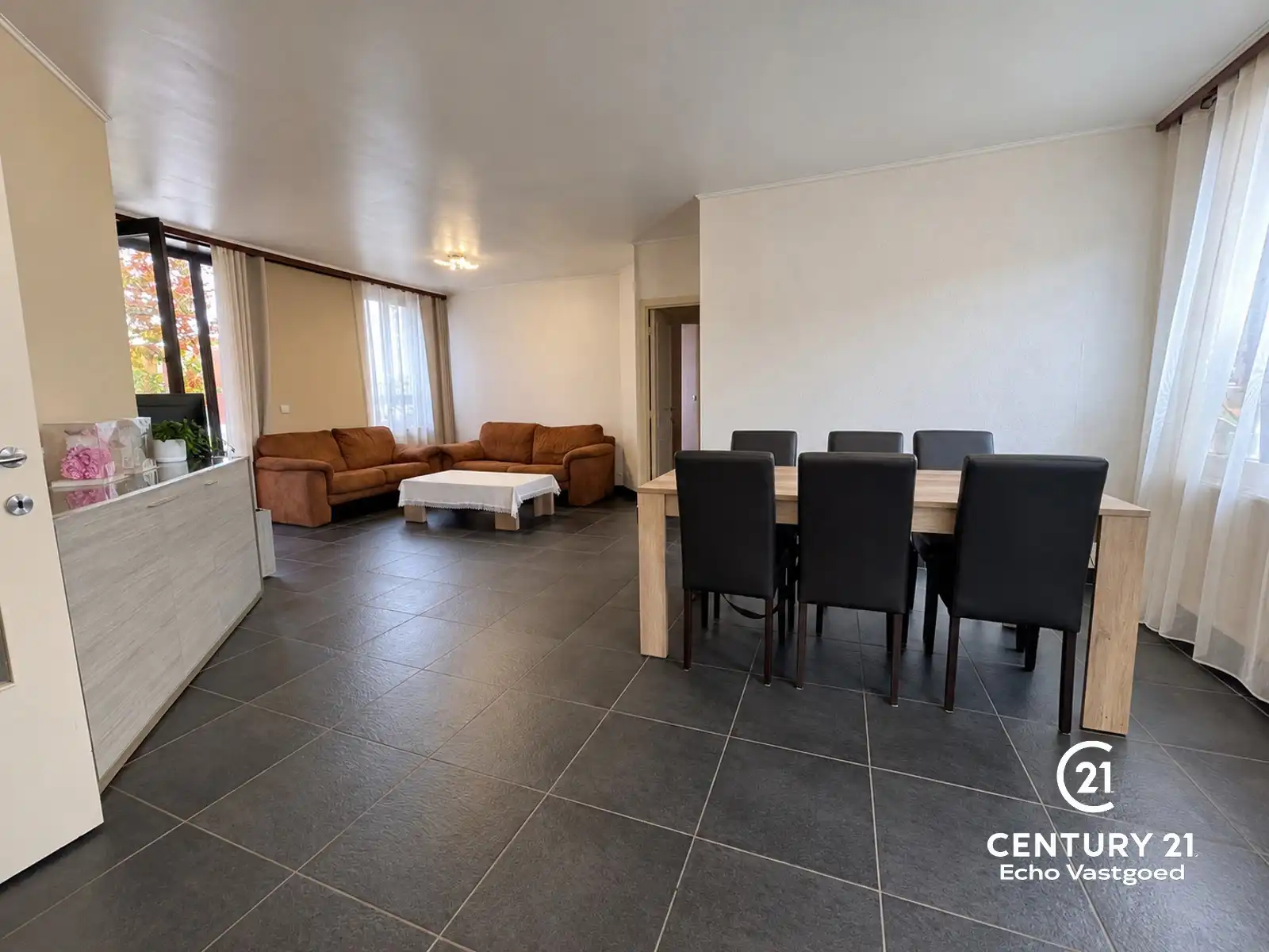 Fraai 3 slaapkamer appartement vlakbij de "Grote Markt" foto 7