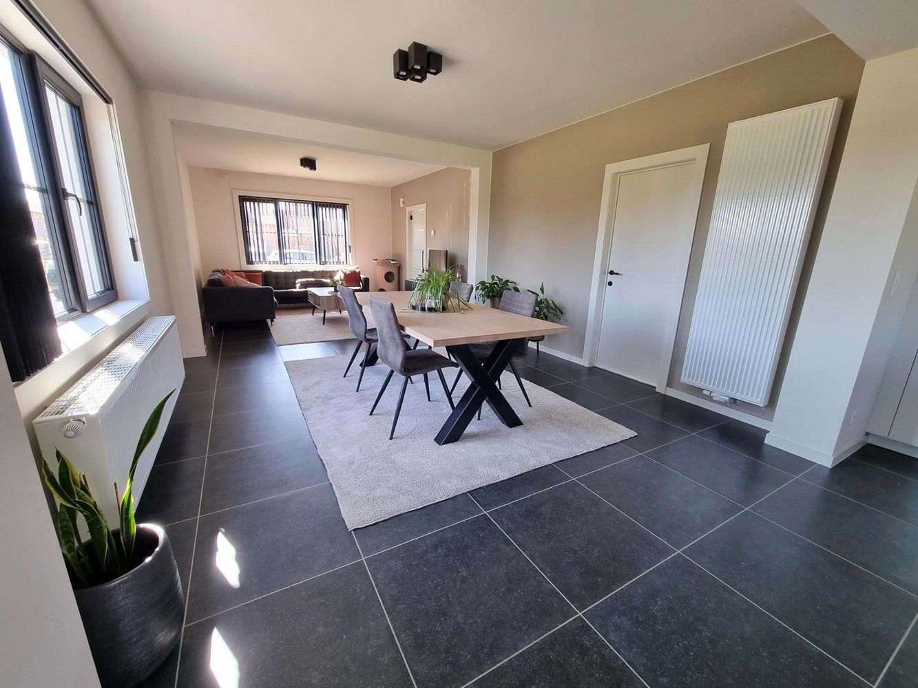 Totaal vernieuwde woning, 3 ruime slaapkamers op een mooi perceel van 8a71ca foto 5