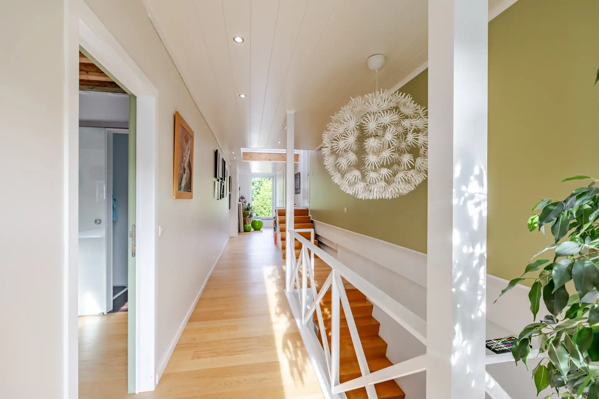 Exclusieve woning met 5 slaapkamers, tennisplein, poolhouse en ruime tuin foto 23