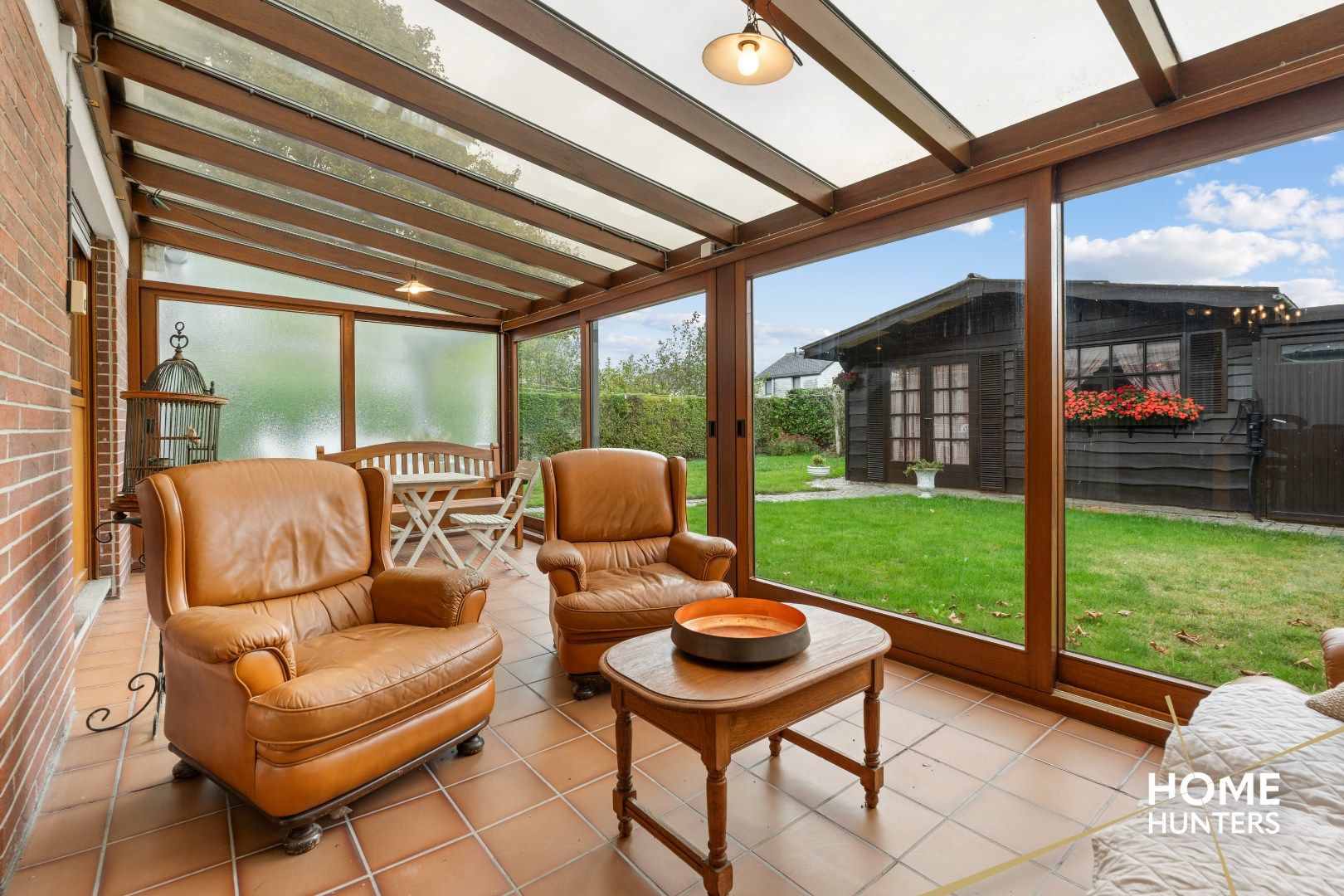 Charmante halfopen woning met tuin & garage foto 11