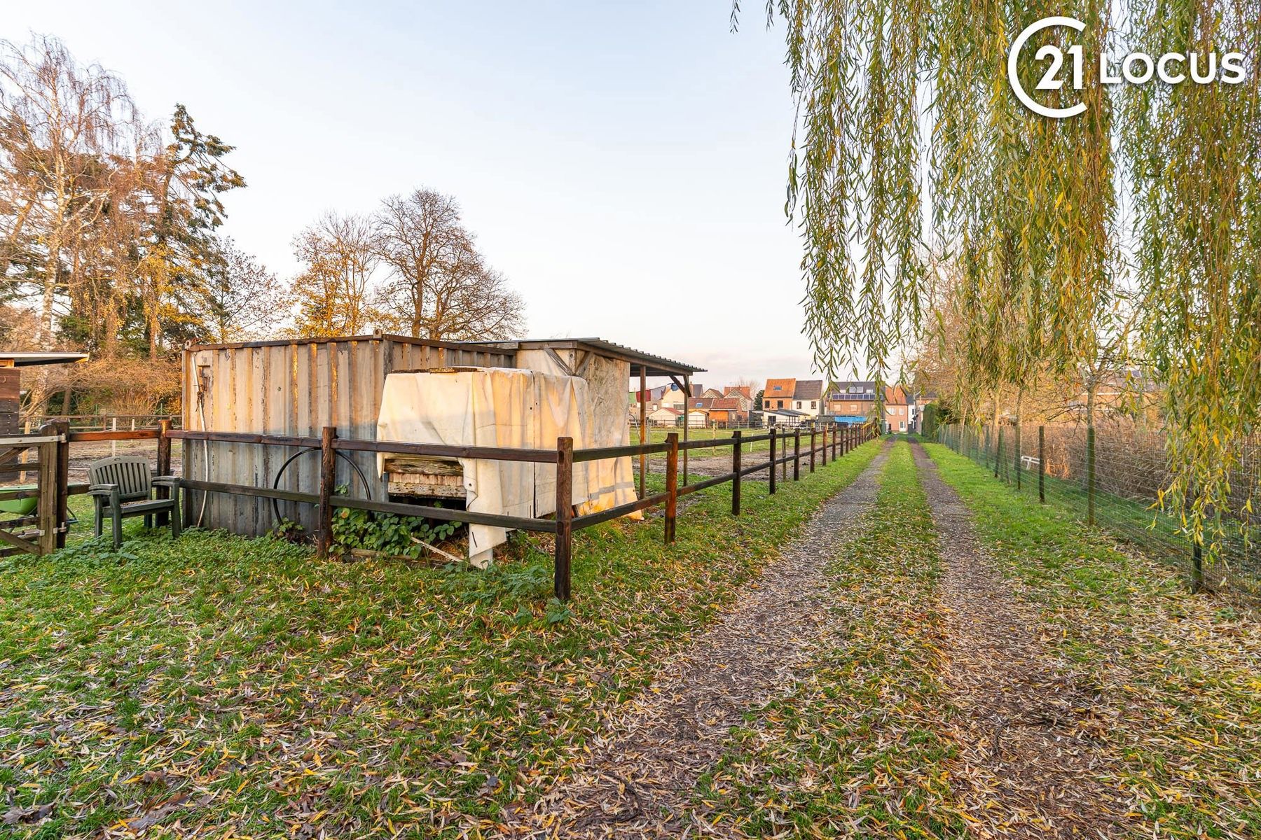 Op te frissen woning met grote weide , unieke kans in Beveren foto 14