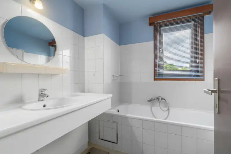 --- NIEUW --- Gunstig gelegen lichtrijk appartement met 2 slaapkamers + 1 autostaanplaats. foto 9