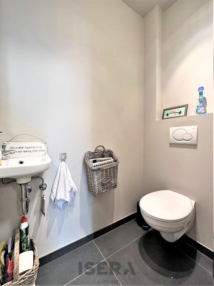 Herenwoning met drie slaapkamers op centrale ligging te Sint-Andries foto 12