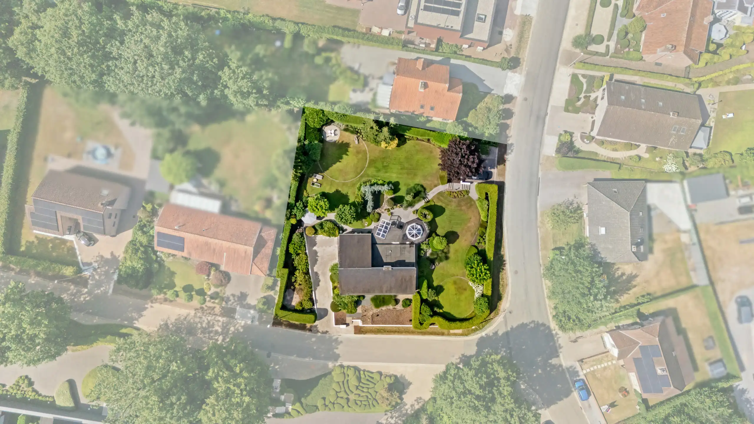 Verrassend eigentijdse woning inclusief bouwgrond foto 31