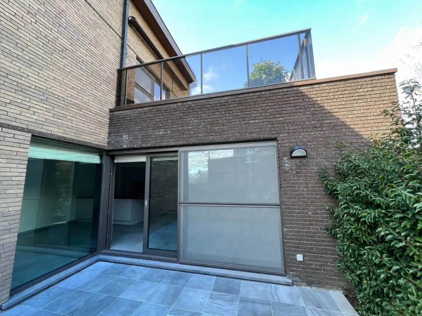 Modern energiezuinig appartement met 2 slaapkamers, terras en inpandige garage in Lievegem foto 12