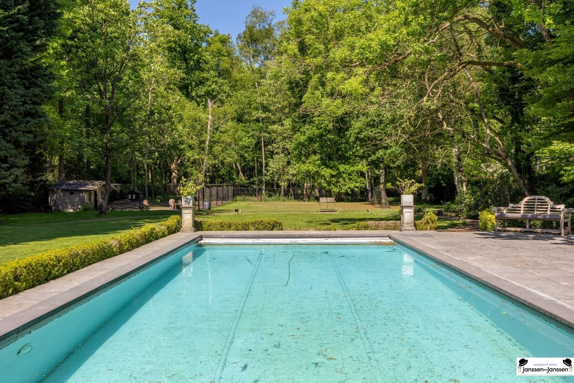 Exclusieve villa met zwembad en golfterrein foto 32