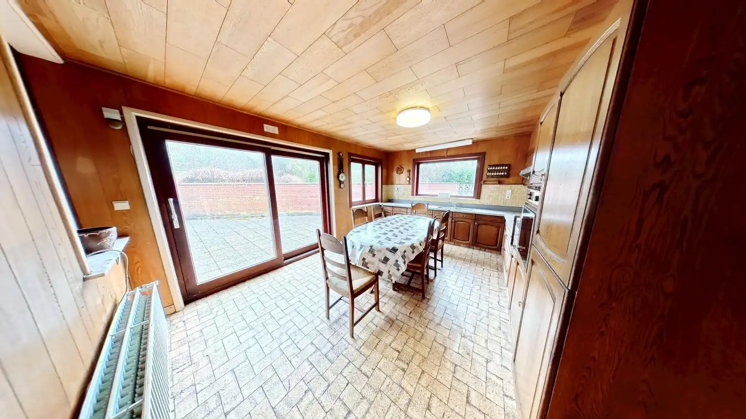 🏡 Te koop: te renoveren ruime villa met loods – unieke opportuniteit in Elst! foto 7