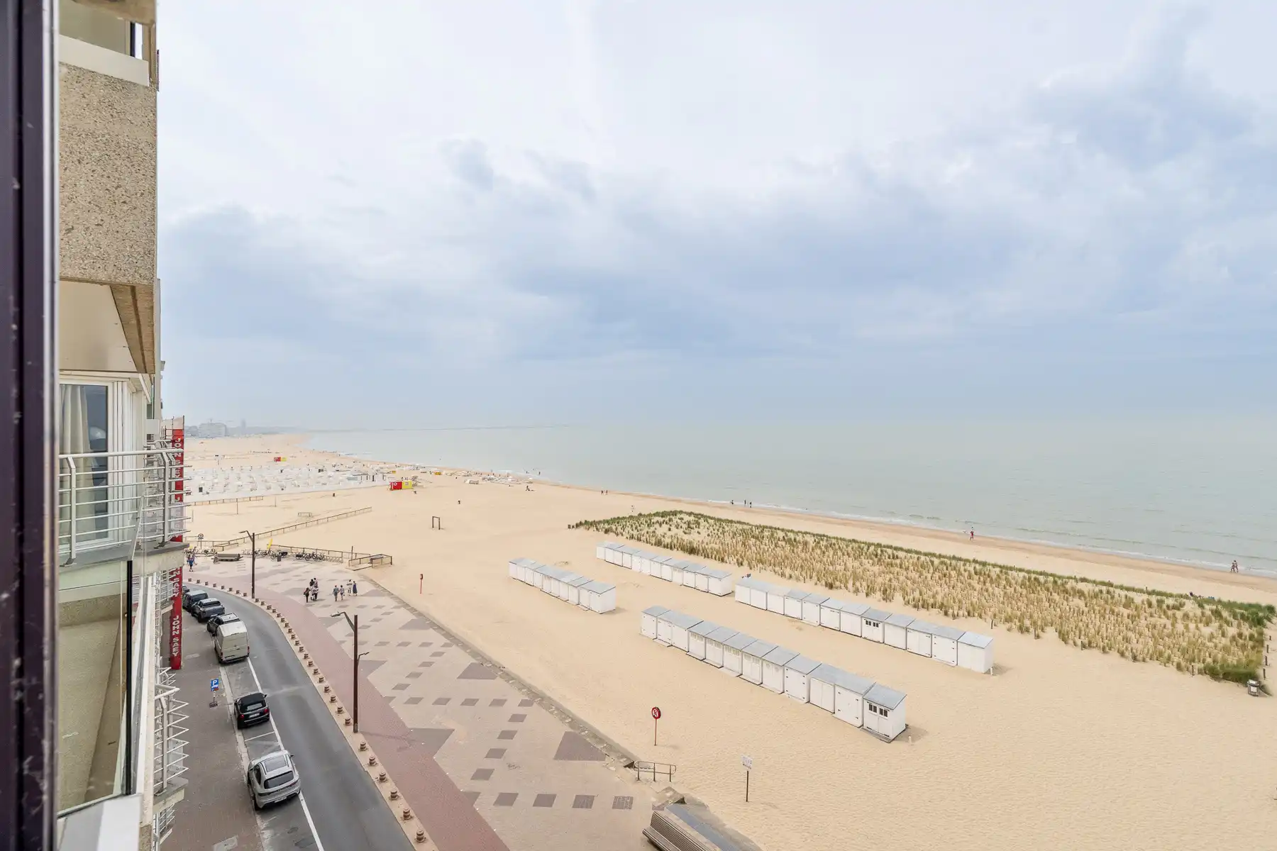 EXCLUSIEF: Ruim appartement met frontaal zeezicht foto 7
