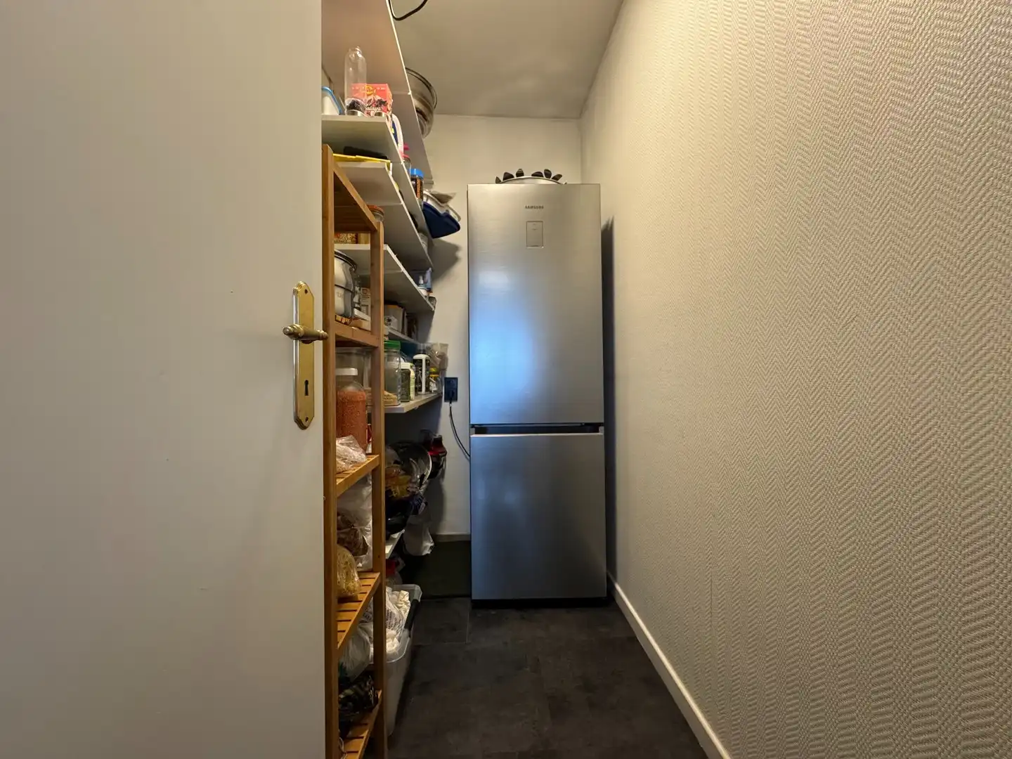 Ruim appartement met 3 slaapkamers én garage te huur in Genk centrum! foto 7