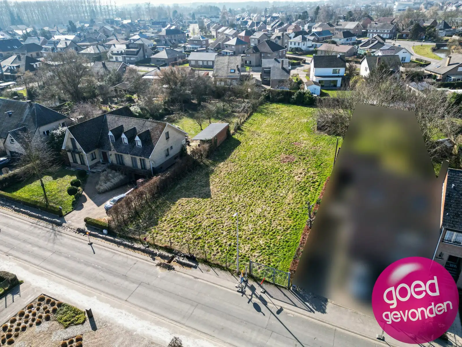 BOUWGROND 1.739 m² - OB - CENTRAAL - ACHTERGEVEL OP Z-W foto 2