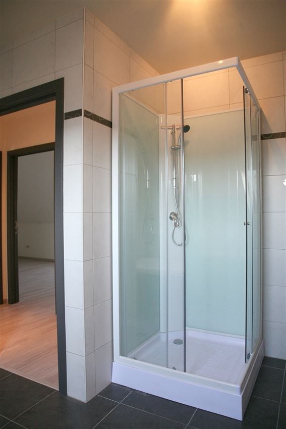 Duplex met 2 slpk., groot terras en twee autostplts  foto 17