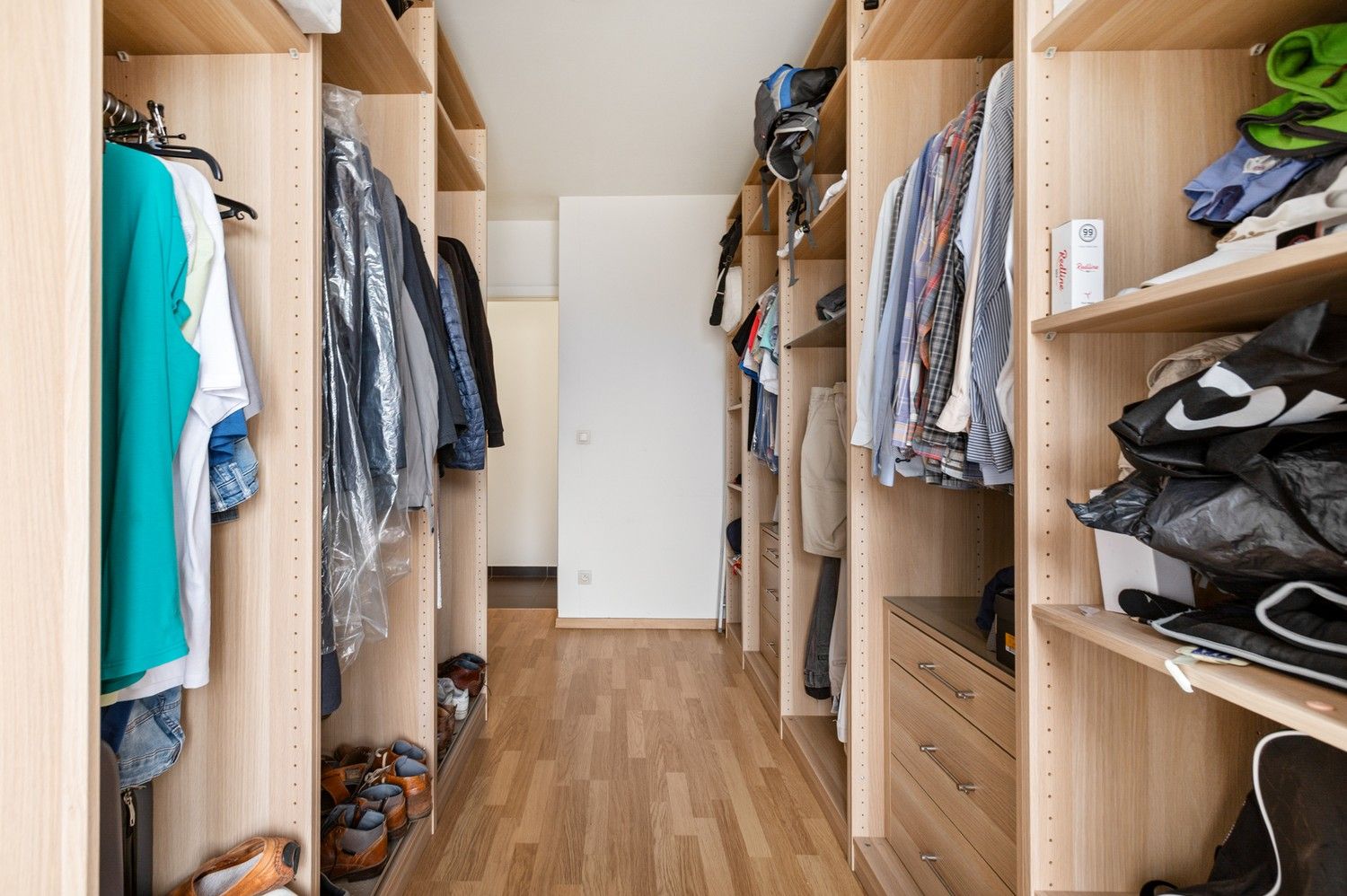 Instapklaar appartement met terras en 2 slaapkamers op centrale ligging in Wijnegem foto 10