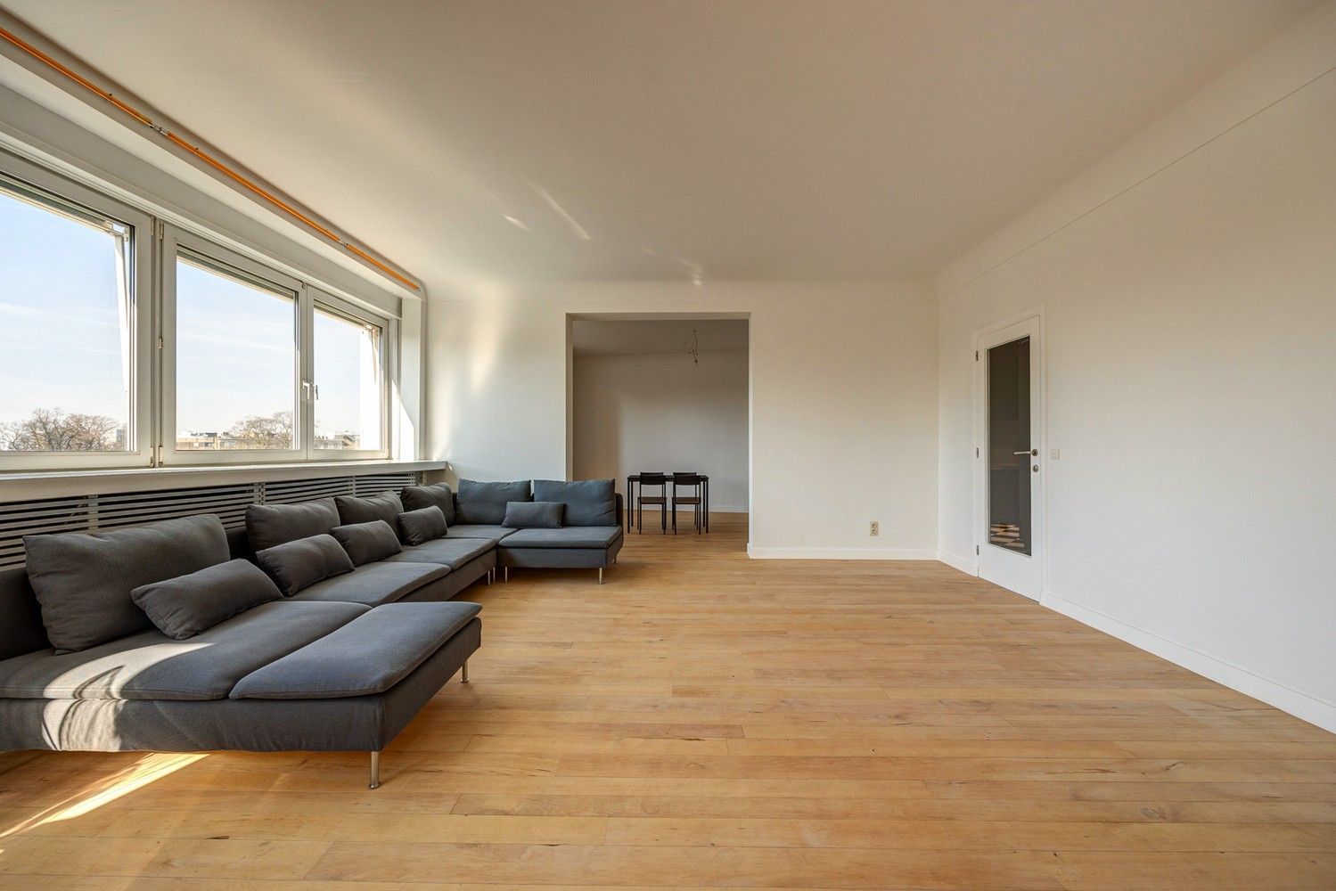 Ruim appartement (±200m²) met een prachtig zicht foto 4