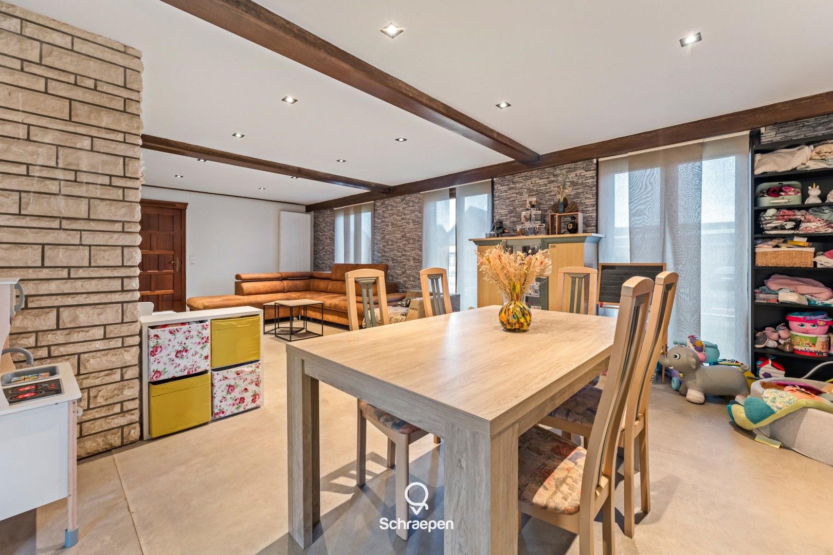 Gelijkvloerse woning op zuidoostelijk perceel van 10,5 are én straatbreedte van maar liefst 30 meter! foto 9