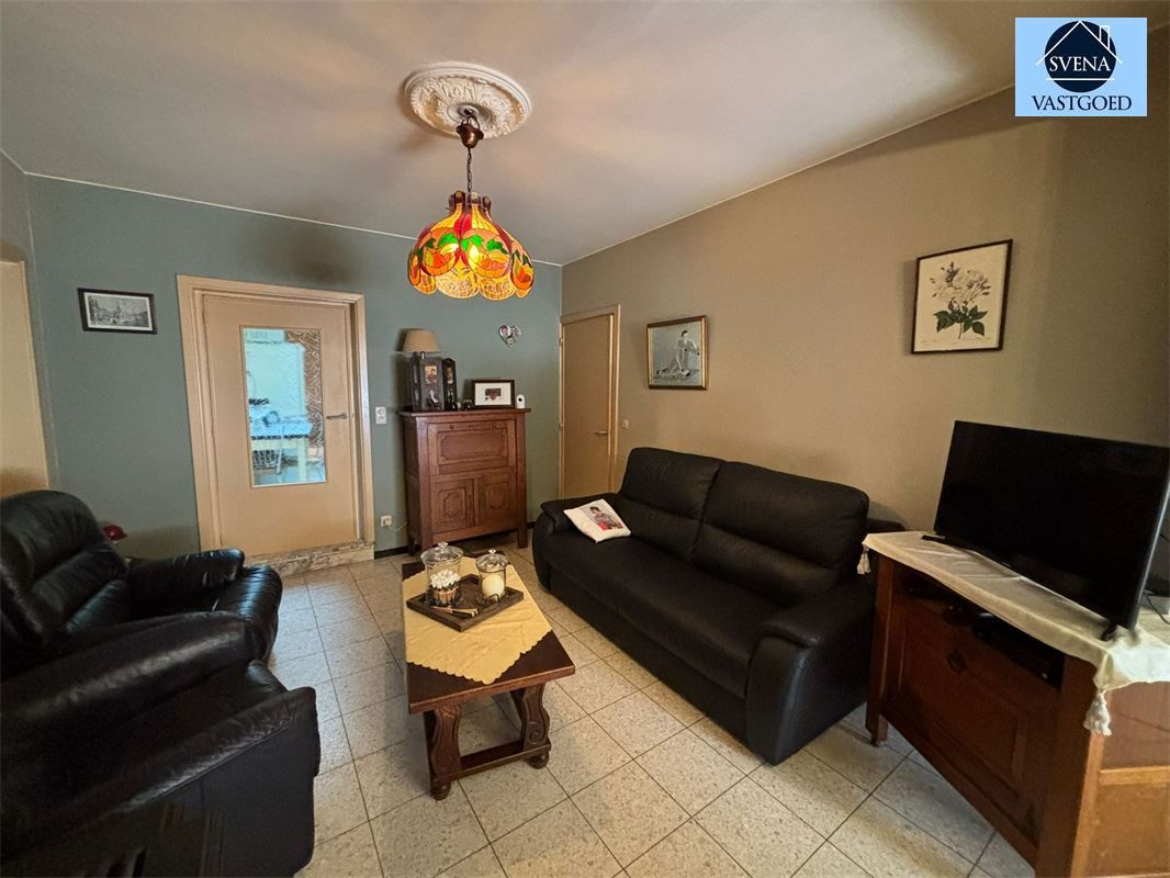 TE RENOVEREN WONING NABIJ CENTRUM MET 4 KAMERS. foto 4