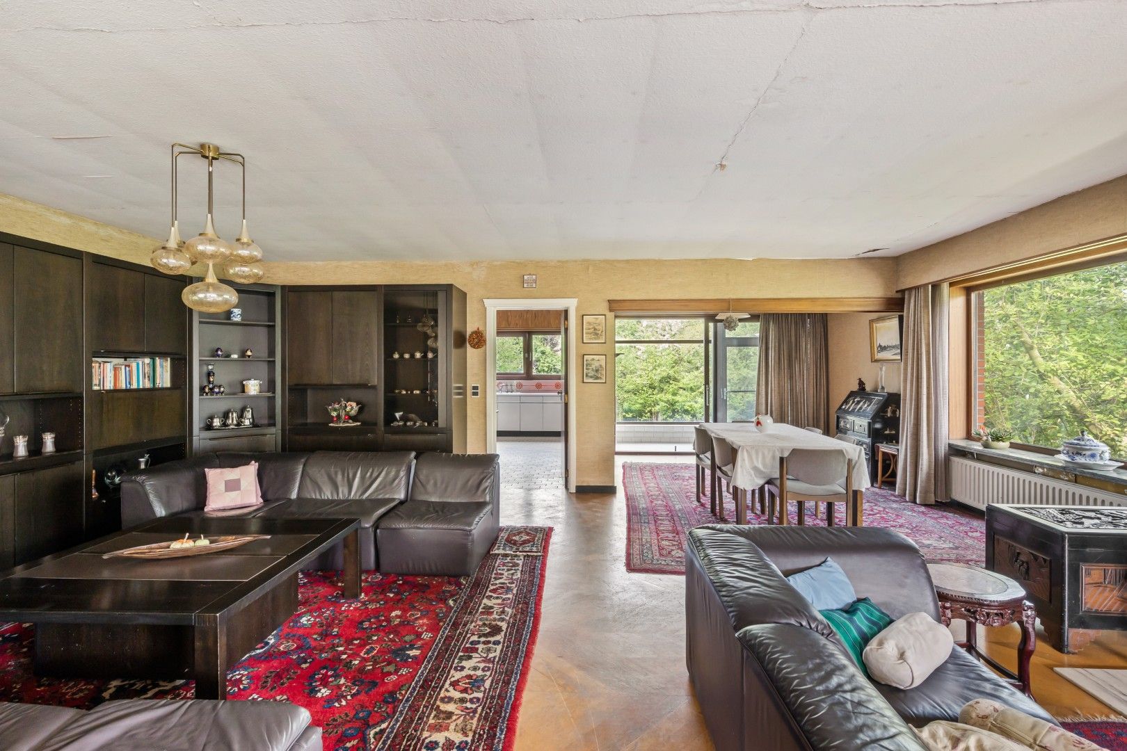 SEVENTIES BUNGALOW OP PERCEEL 46 A 48 CA MET POTENTIËLE BOUWGROND foto 7