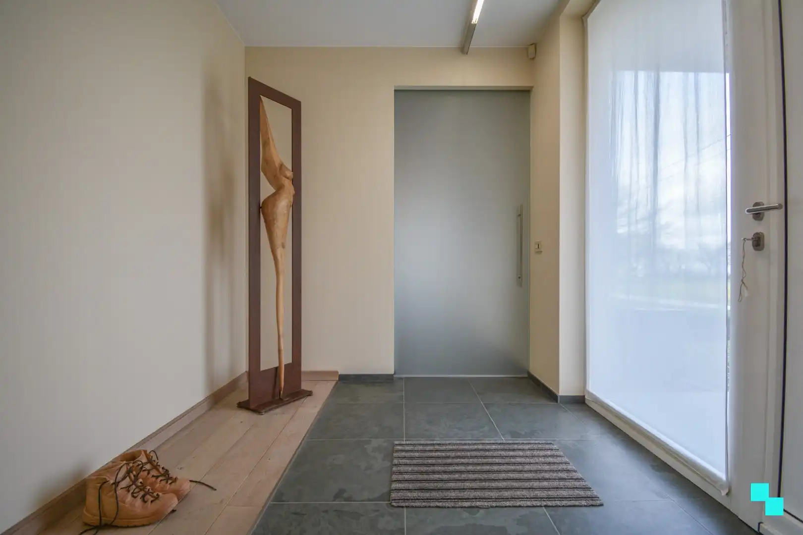 Bijzonder lichtrijke en verrassend ruime villa te Hooglede foto 3